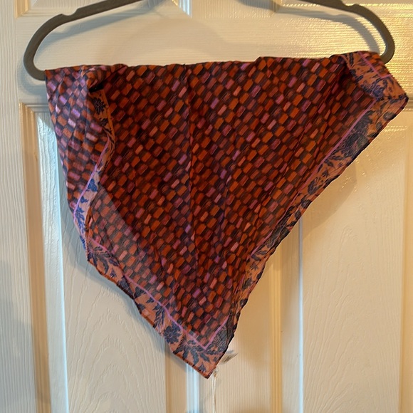Small scarf - Picture 3 of 6